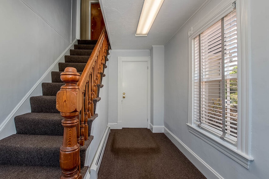 27 Jefferson St, Taunton, MA à vendre - Photo du bâtiment - Image 2 de 13