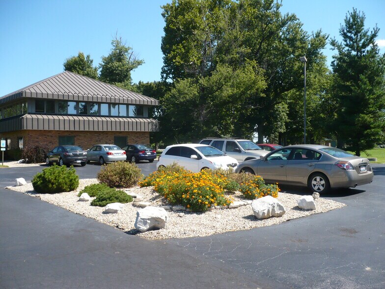 Sunset Hills Executive Pky, Glen Carbon, IL à louer - Photo du bâtiment - Image 1 de 45