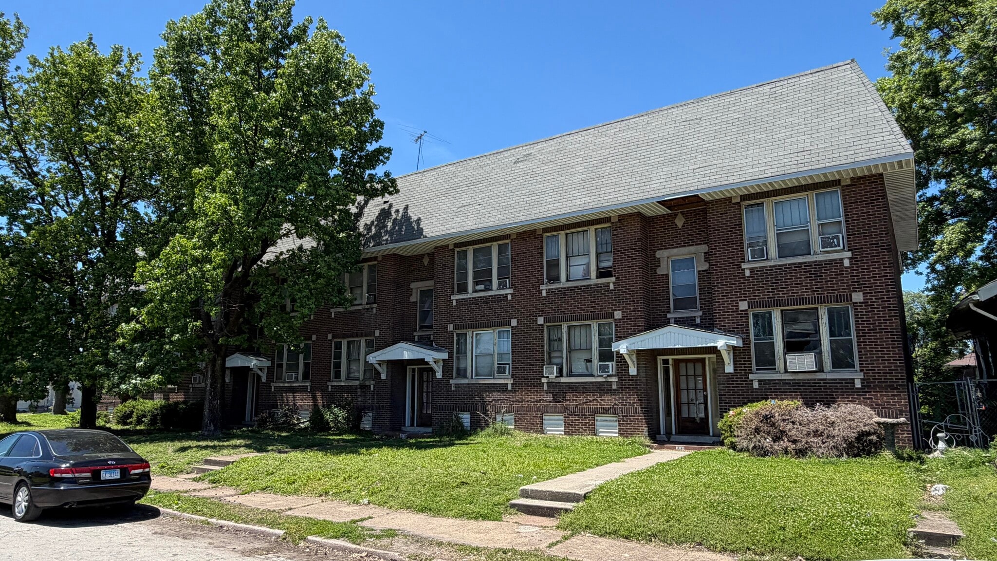 411 Gray Blvd, East Saint Louis, IL à vendre Photo du bâtiment- Image 1 de 3