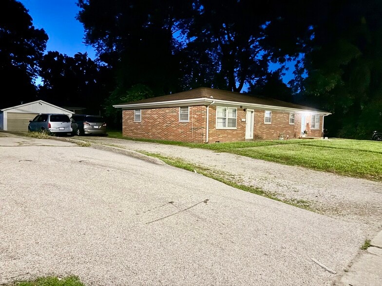 2314 Frank Scott Pky W, Belleville, IL for sale - Building Photo - Image 2 of 9