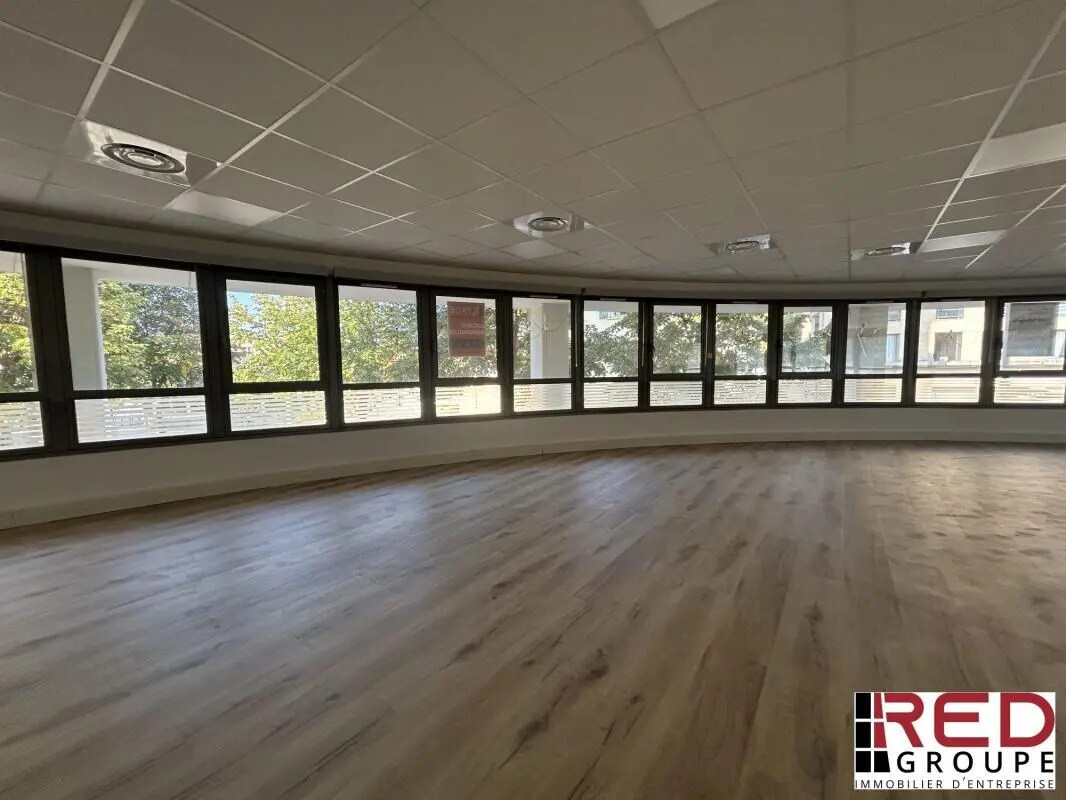 Office in Aix-en-Provence for lease Building Photo- Image 1 of 8