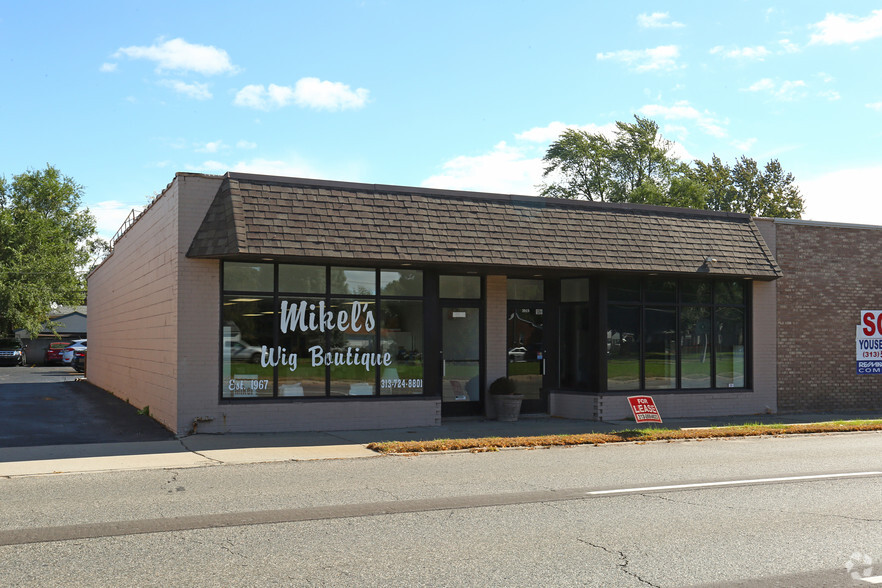 3901 & 3913 S Telegraph Rd Retail Center portfolio of 2 properties for sale on LoopNet.ca - Primary Photo - Image 2 of 2