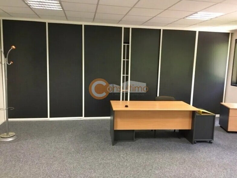 Office in Mérignac for lease - Interior Photo - Image 2 of 12