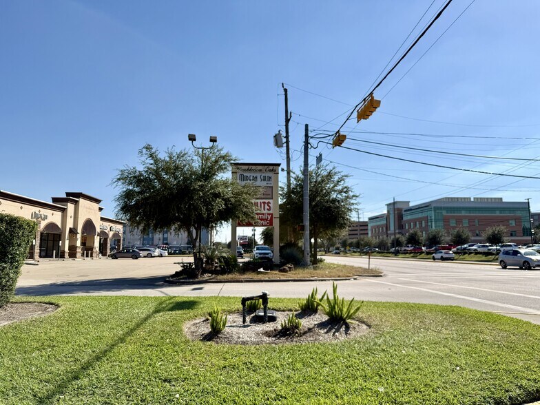 10490 Huffmeister Rd, Houston, TX à louer - Photo du bâtiment - Image 2 de 8