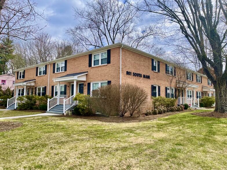 801 S Main St, Blacksburg, VA à vendre - Photo principale - Image 1 de 1