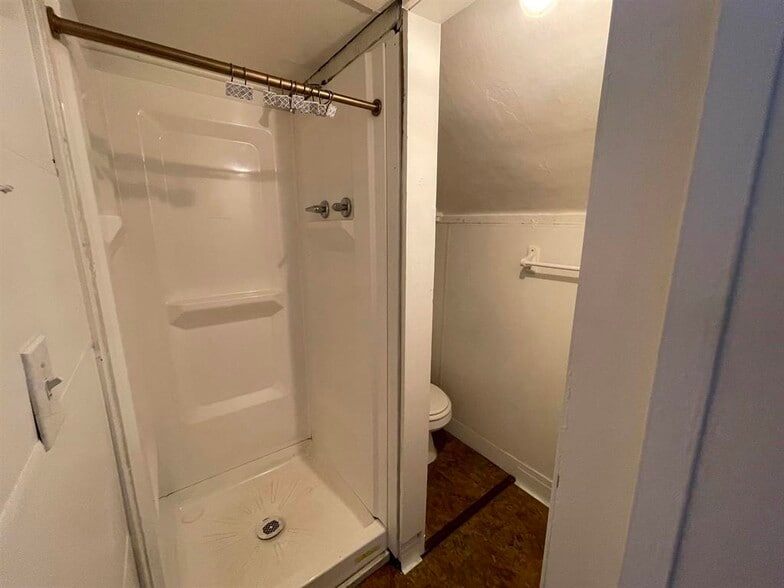 52 Chestnut Ave, Rutland, VT à vendre - Photo du bâtiment - Image 2 de 9