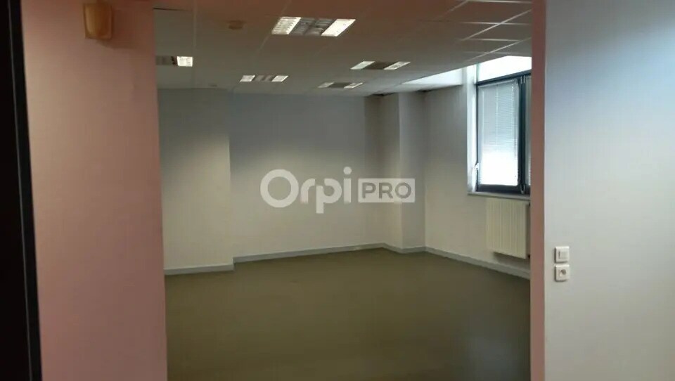 Office in Reims for lease - Interior Photo - Image 1 of 5