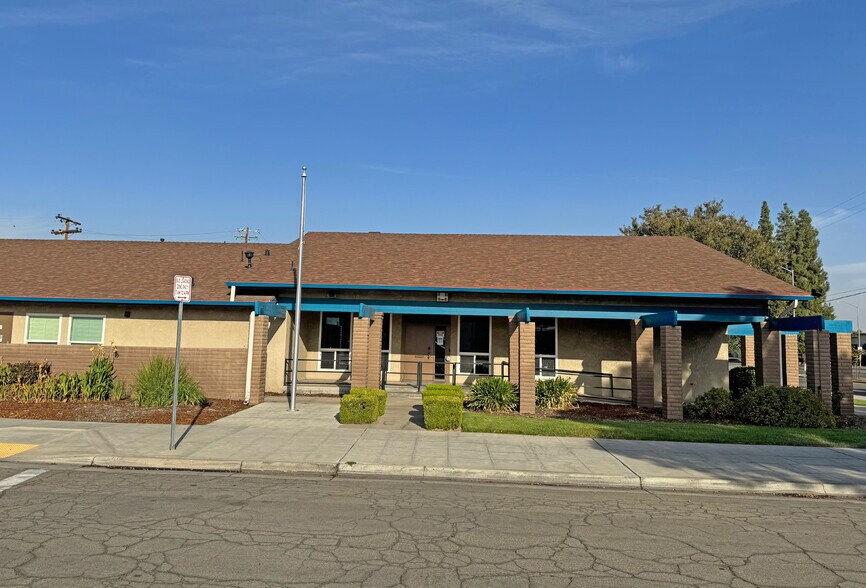 4303 E Ashlan, Fresno, CA à louer - Photo du bâtiment - Image 2 de 4