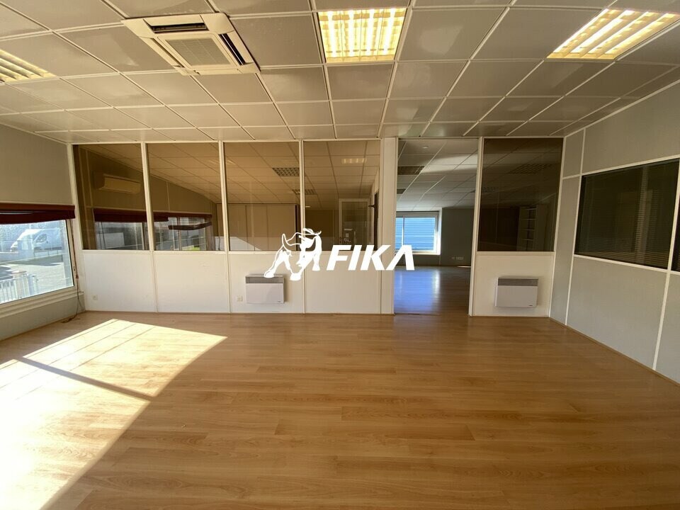 36 Rue De Marclan, Muret for lease Interior Photo- Image 1 of 13
