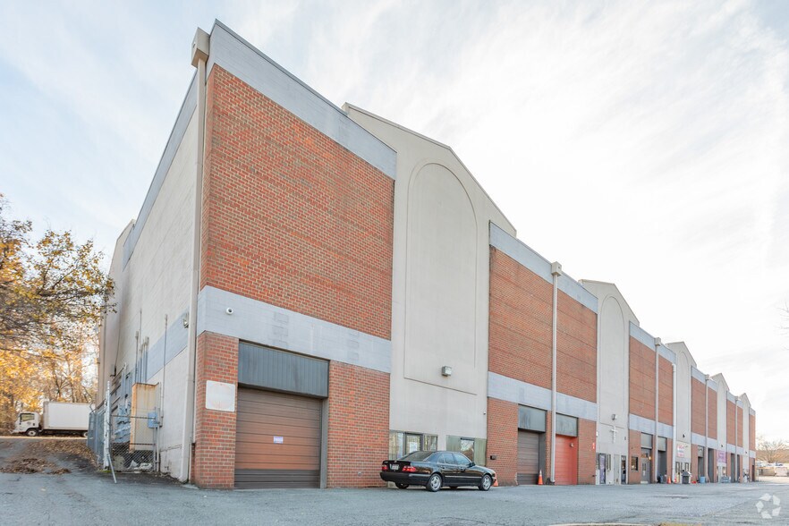 8741 Ashwood Dr, Capitol Heights, MD for lease - Building Photo - Image 2 of 18