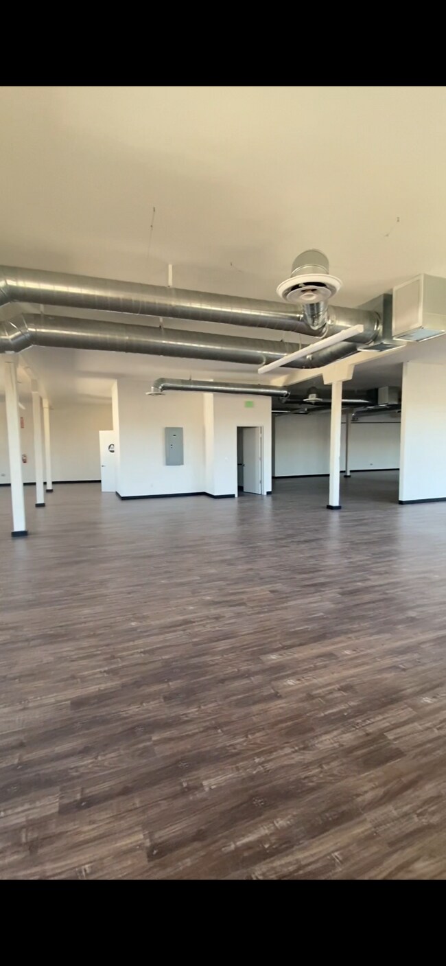 More details for 6000 S Gramercy Pl, Los Angeles, CA - Industrial for Lease