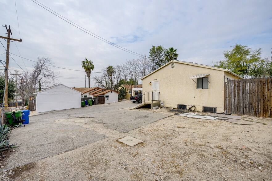 7025 Day St, Tujunga, CA à vendre - Photo du bâtiment - Image 3 de 15