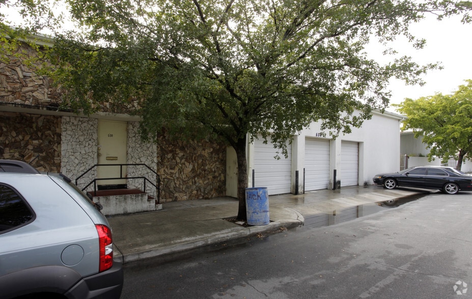 530 17th St, West Palm Beach, FL for lease - Building Photo - Image 2 of 3