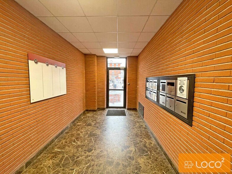 18 Place Roguet, Toulouse à louer - Photo du bâtiment - Image 2 de 5