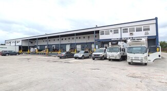 Plus de détails pour 500 NE 185th St, Miami, FL - Industriel à louer
