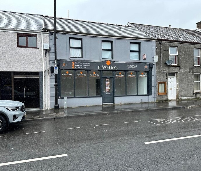 17 Wind St, Ammanford for lease - Primary Photo - Image 1 of 2