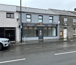17 Wind St, Ammanford for lease Building Photo- Image 1 of 6