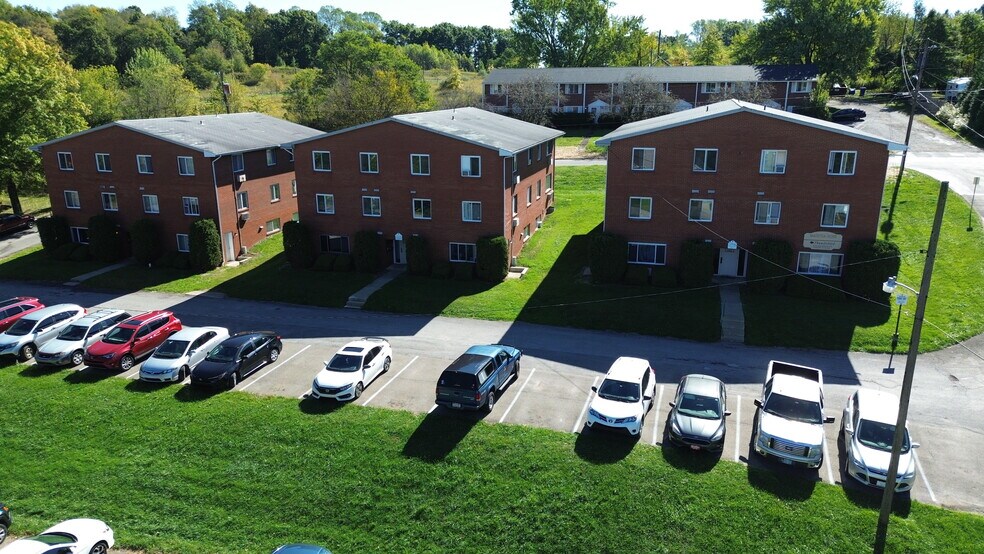 278 Cameron Dr, Slippery Rock, PA à vendre - Photo du bâtiment - Image 2 de 10