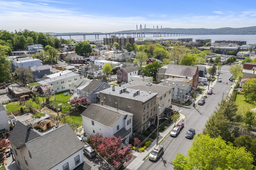 74 Wildey St, Tarrytown, NY à vendre - Photo du bâtiment - Image 2 de 7