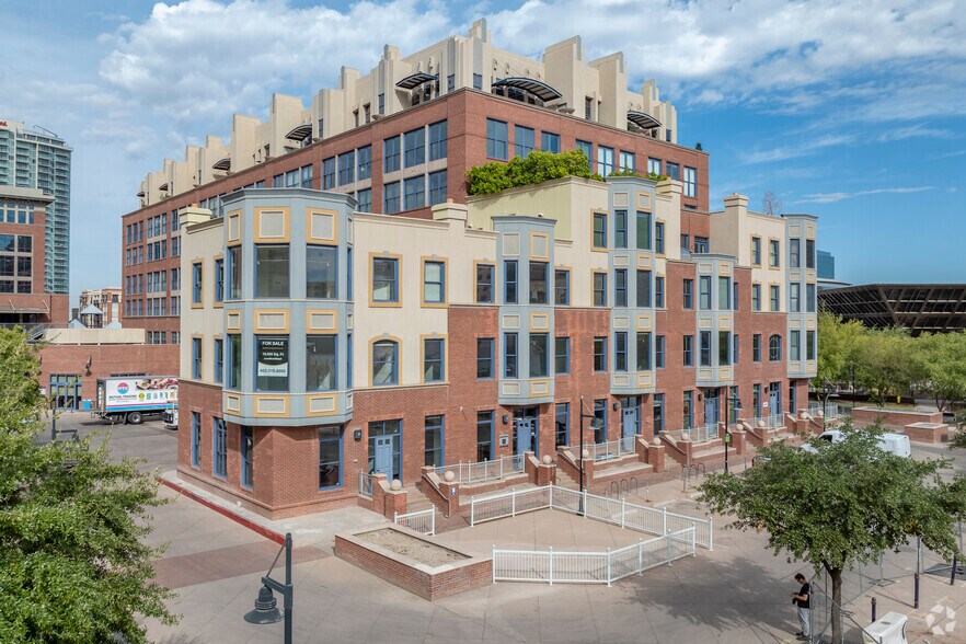 21 E 6th St, Tempe, AZ à vendre - Photo du bâtiment - Image 1 de 22