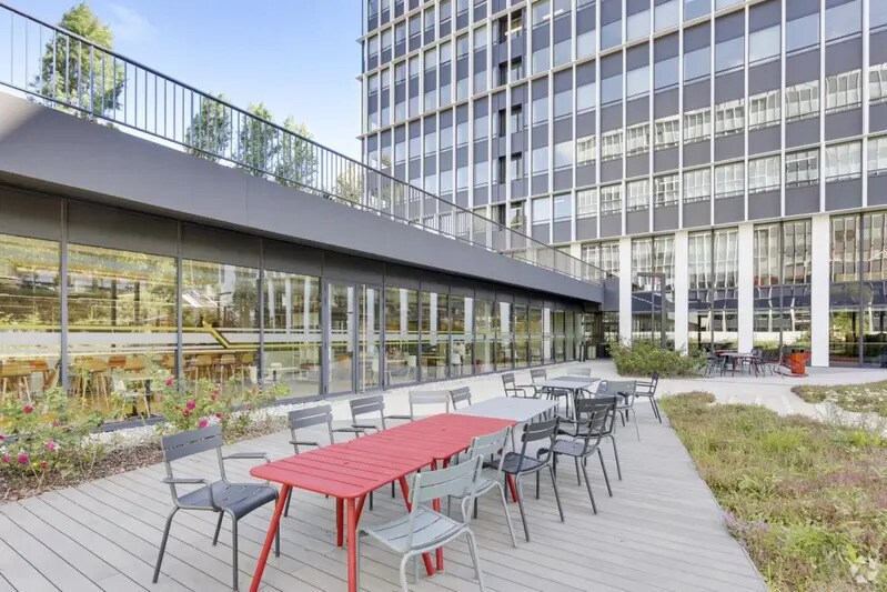 11 Avenue Dubonnet, Courbevoie à louer Photo du bâtiment- Image 1 de 22