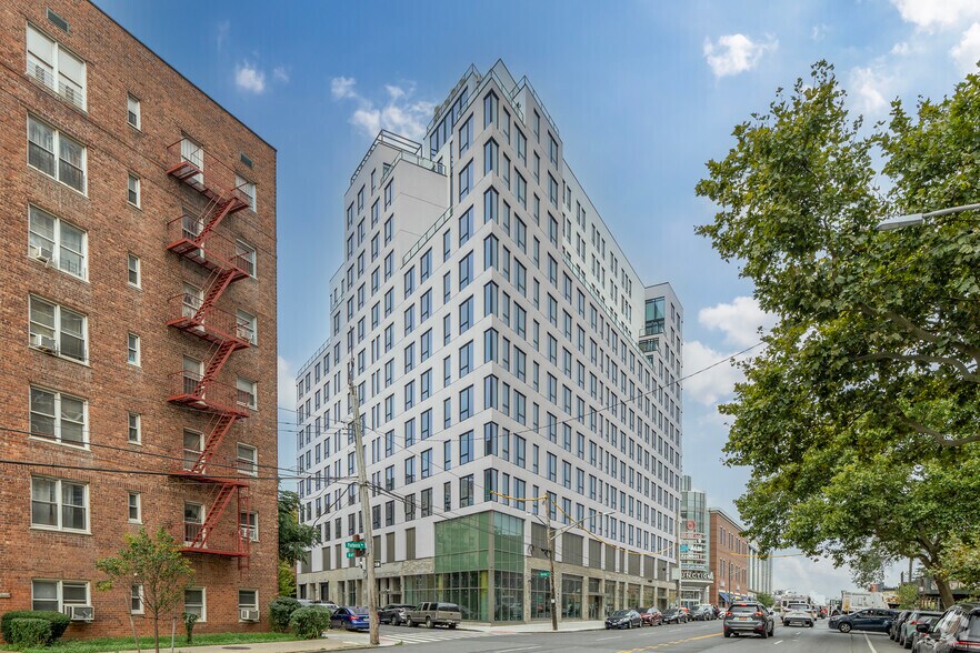 1640 Flatbush Ave, Brooklyn, NY à louer - Photo principale - Image 2 de 6