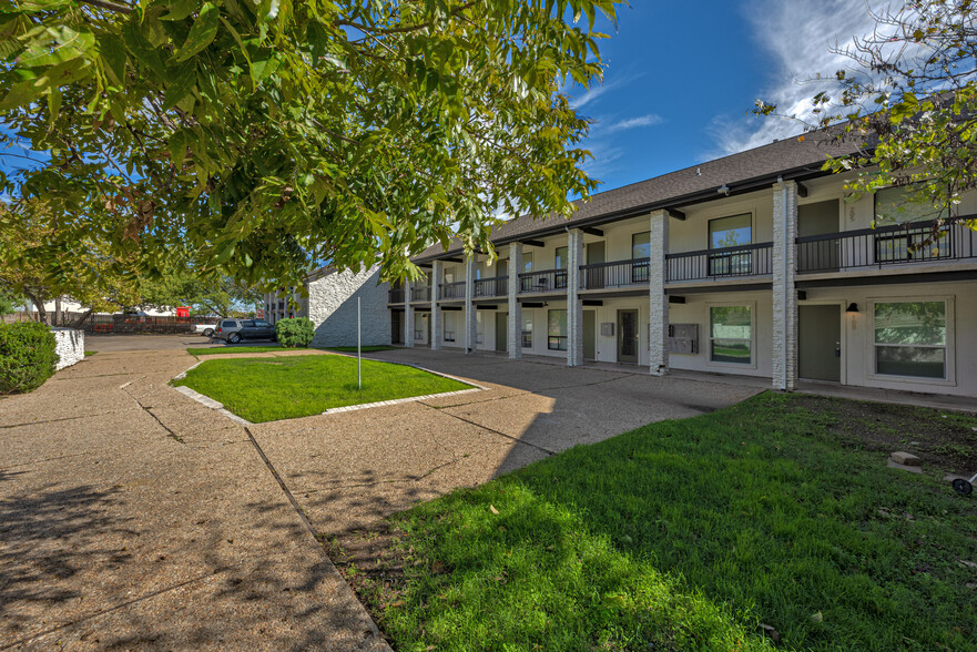 1614 Wheless Ln, Austin, TX à vendre - Photo du bâtiment - Image 1 de 11