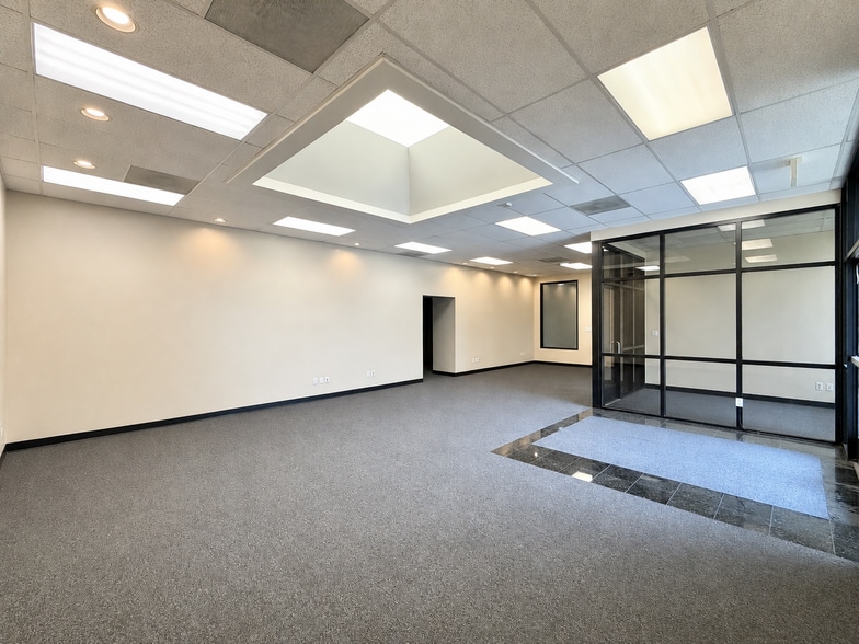 16702-16800 Valley View Ave, La Mirada, CA for lease - Building Photo - Image 3 of 22