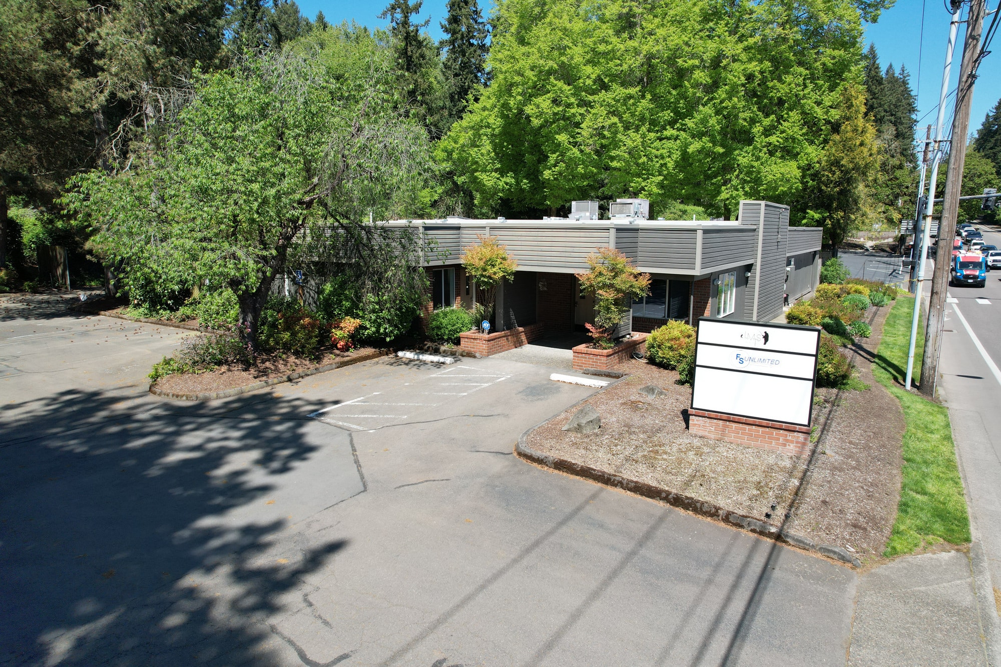 17131 Boones Ferry Rd, Lake Oswego, OR for lease Primary Photo- Image 1 of 6