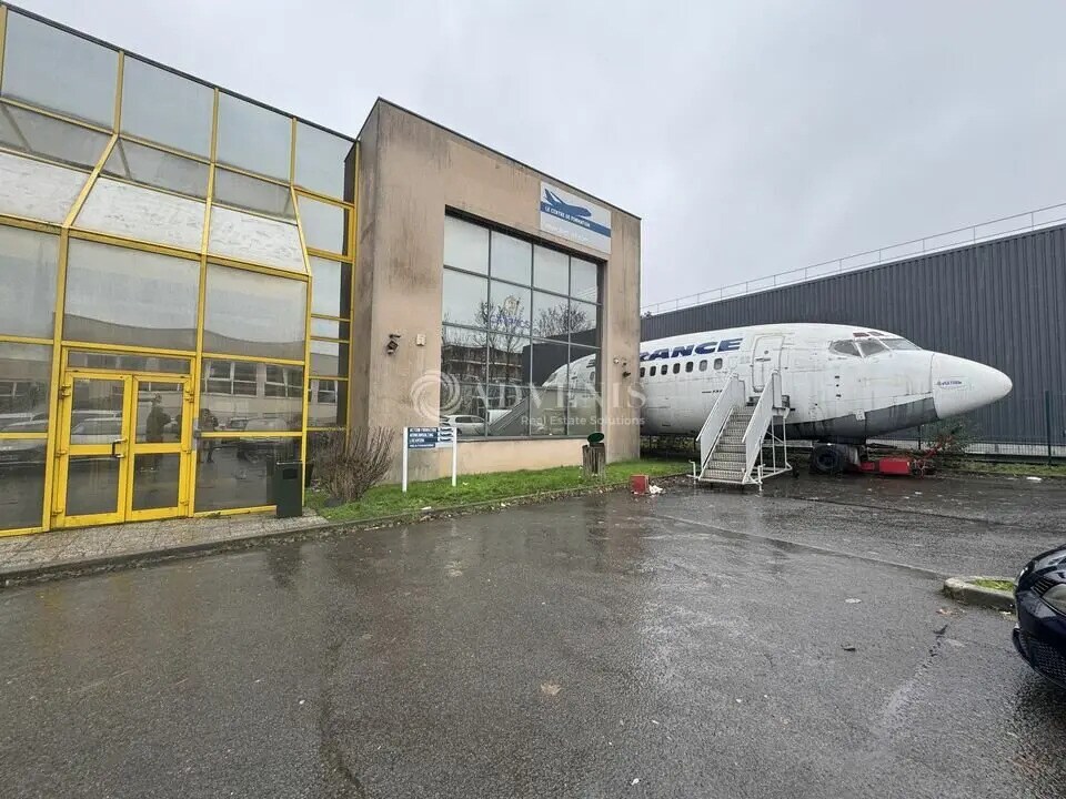 Office in Villepinte for sale Building Photo- Image 1 of 13