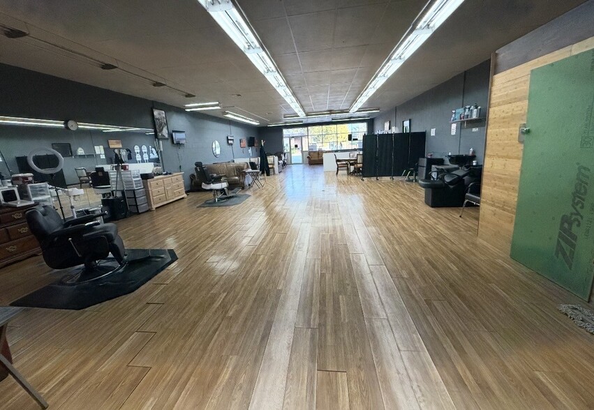 105-107 N Neshoba St, Tishomingo, OK for sale - Interior Photo - Image 2 of 5