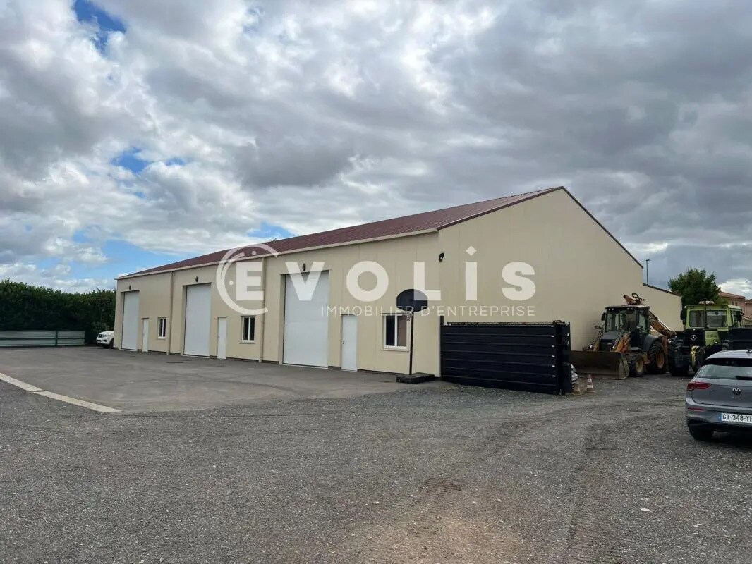 Flex dans Saint-Bonnet-de-Mure à louer Photo du bâtiment- Image 1 de 10