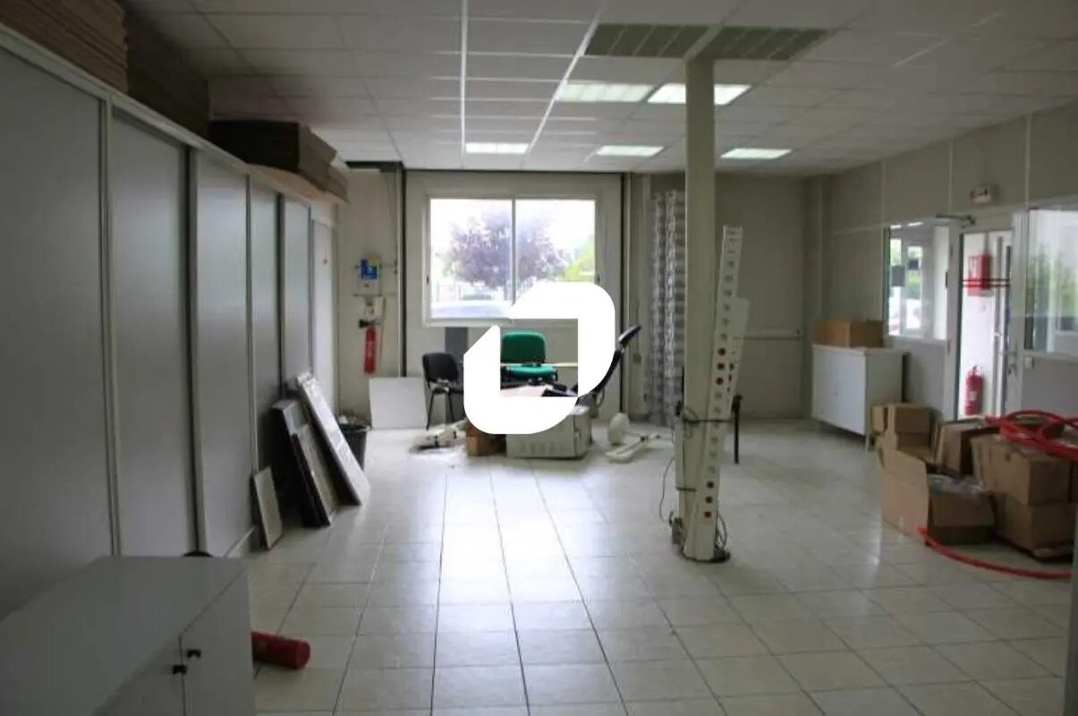 Flex in Roissy-en-Brie for lease Building Photo- Image 1 of 7
