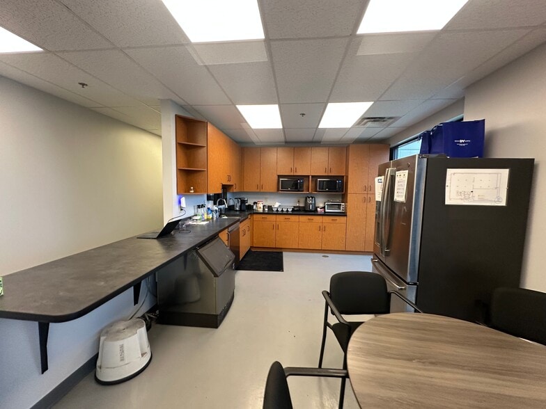 4135 Galley Ct, Earth City, MO for sale - Building Photo - Image 2 of 6