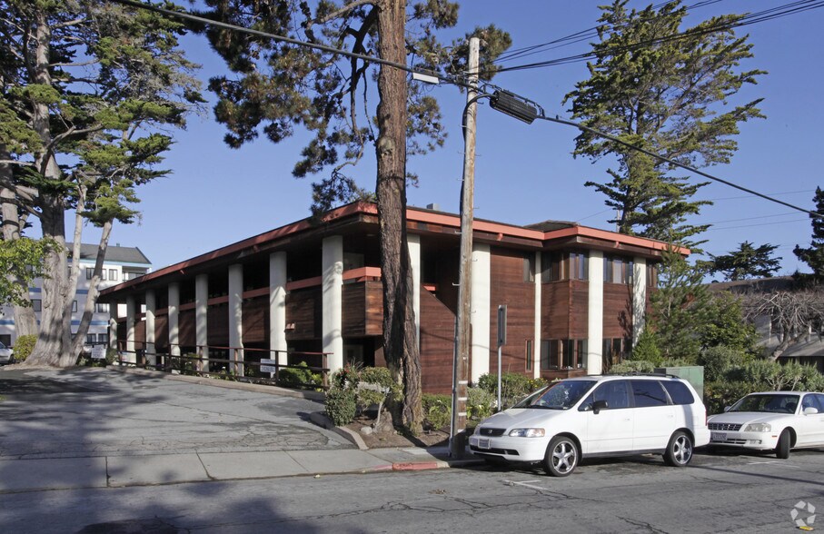 900 Cass St, Monterey, CA à vendre - Photo du bâtiment - Image 2 de 13