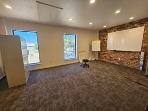 2315 N Woodlawn Ave, Metairie, LA for lease Building Photo- Image 2 of 6