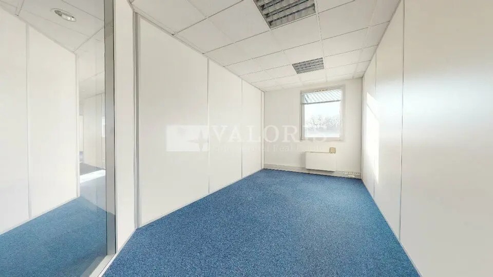 Office in Bron for sale - Interior Photo - Image 3 of 7