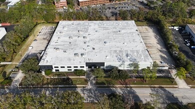 8040 Bayberry Rd, Jacksonville, FL à louer Photo du bâtiment- Image 1 de 4