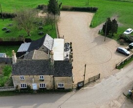 Five Horseshoes Ln, Stamford à louer Photo du bâtiment- Image 2 de 7