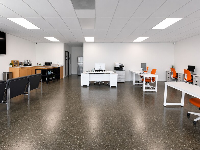 3061-3075 Foothill Blvd, La Crescenta, CA for lease - Building Photo - Image 3 of 8