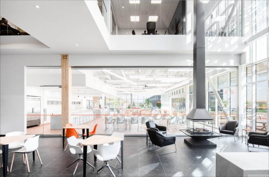 3425 Rue Pierre-Ardouin, Québec, QC for sale - Lobby - Image 3 of 5
