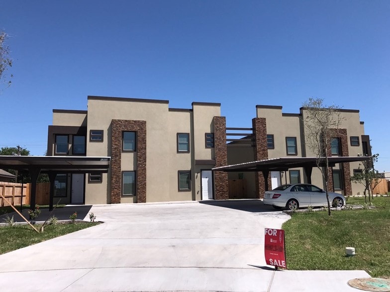 1202 Upas Dr, Edinburg, TX for sale - Primary Photo - Image 1 of 32
