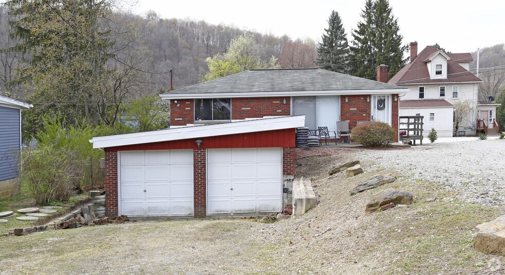 4093 Charles St, Murrysville, PA à louer - Photo du bâtiment - Image 2 de 3