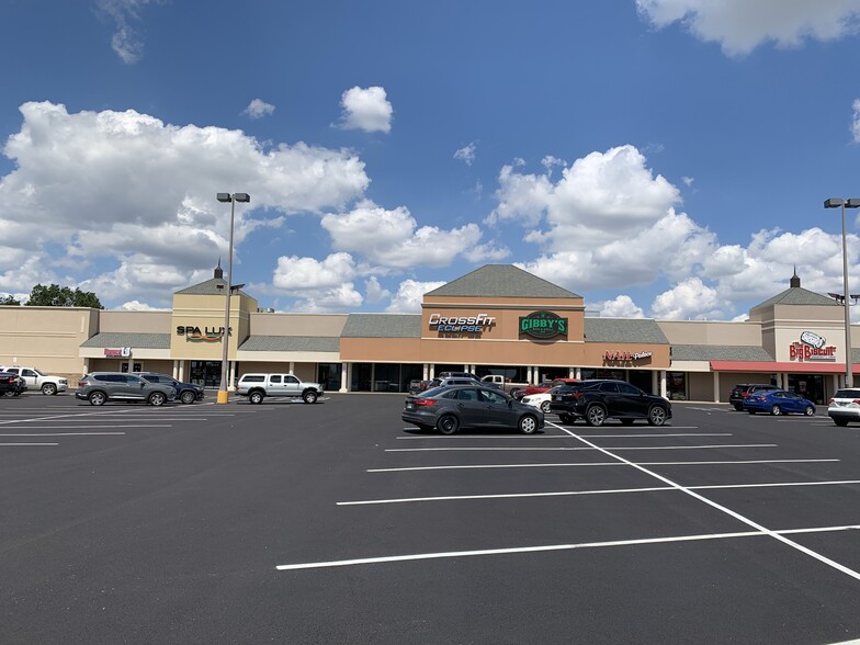 8922-8930 S Memorial Dr, Tulsa, OK for lease - Building Photo - Image 1 of 4