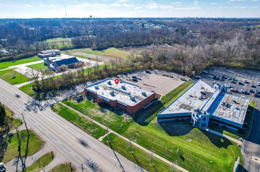 7111 N Main St, Dayton, OH for lease - Building Photo - Image 2 of 20