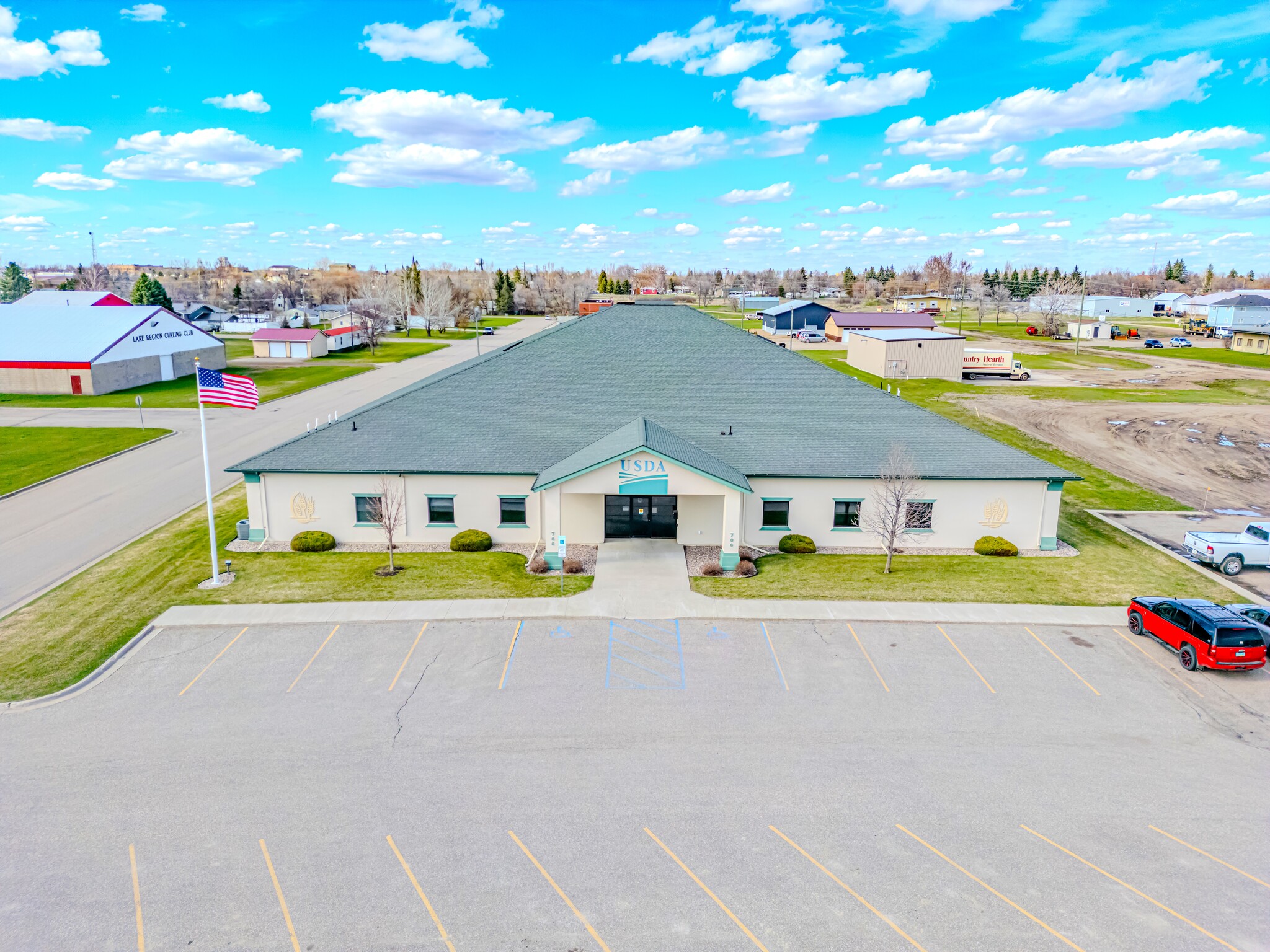 706 8th Ave SE, Devils Lake, ND for sale Primary Photo- Image 1 of 1