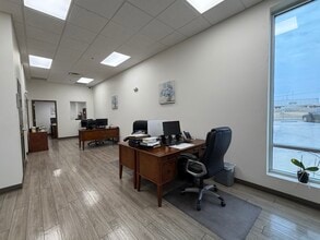 13502 N Unitec Dr, Laredo, TX à louer Photo intérieure- Image 2 de 5