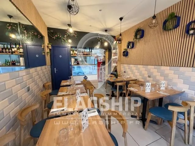 Retail in Paris for lease - Interior Photo - Image 1 of 3