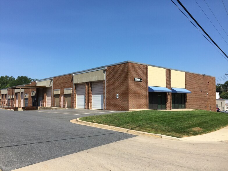 12294 Wilkins Ave, Rockville, MD à vendre - Photo principale - Image 1 de 8