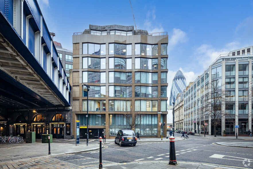 10 Lloyds Ave, London à louer - Photo principale - Image 1 de 10